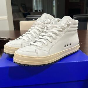 P448 Women’s sneakers. Worn once. Size 10.